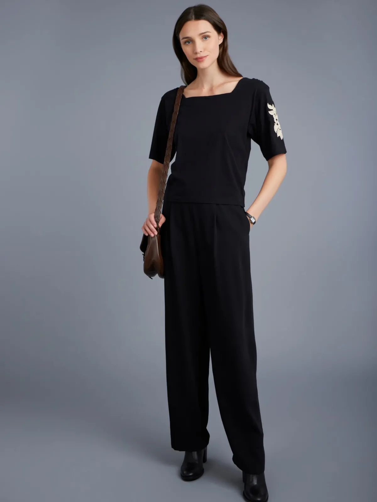 Black Cotton Elbow-length Sleeves Carré Top<agnès b. Online