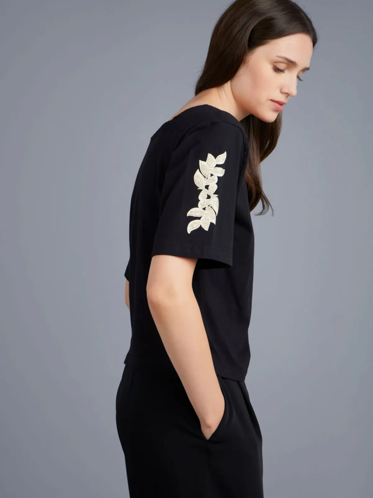 Black Cotton Elbow-length Sleeves Carré Top<agnès b. Online