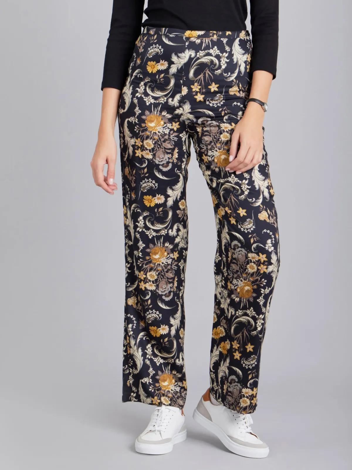Black Floral Pattern Juna Pants<agnès b. Hot