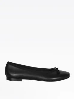 Black Leather Alice Ballerinas<agnès b. Shop