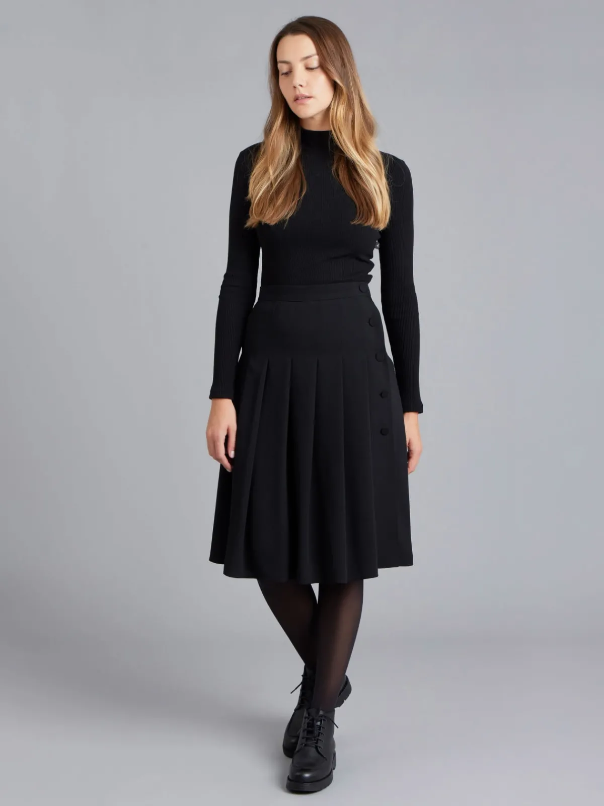 Black Pleated Galloway Skirt<agnès b. Online