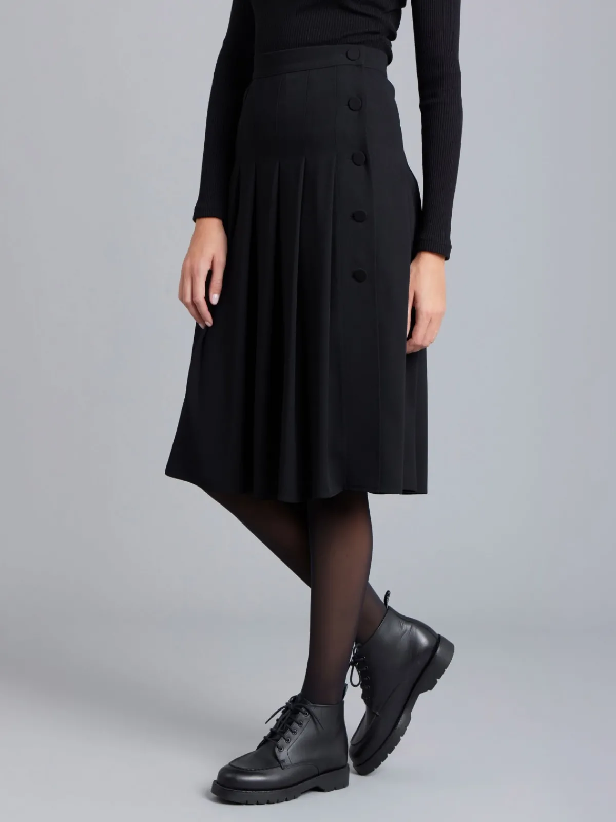 Black Pleated Galloway Skirt<agnès b. Online