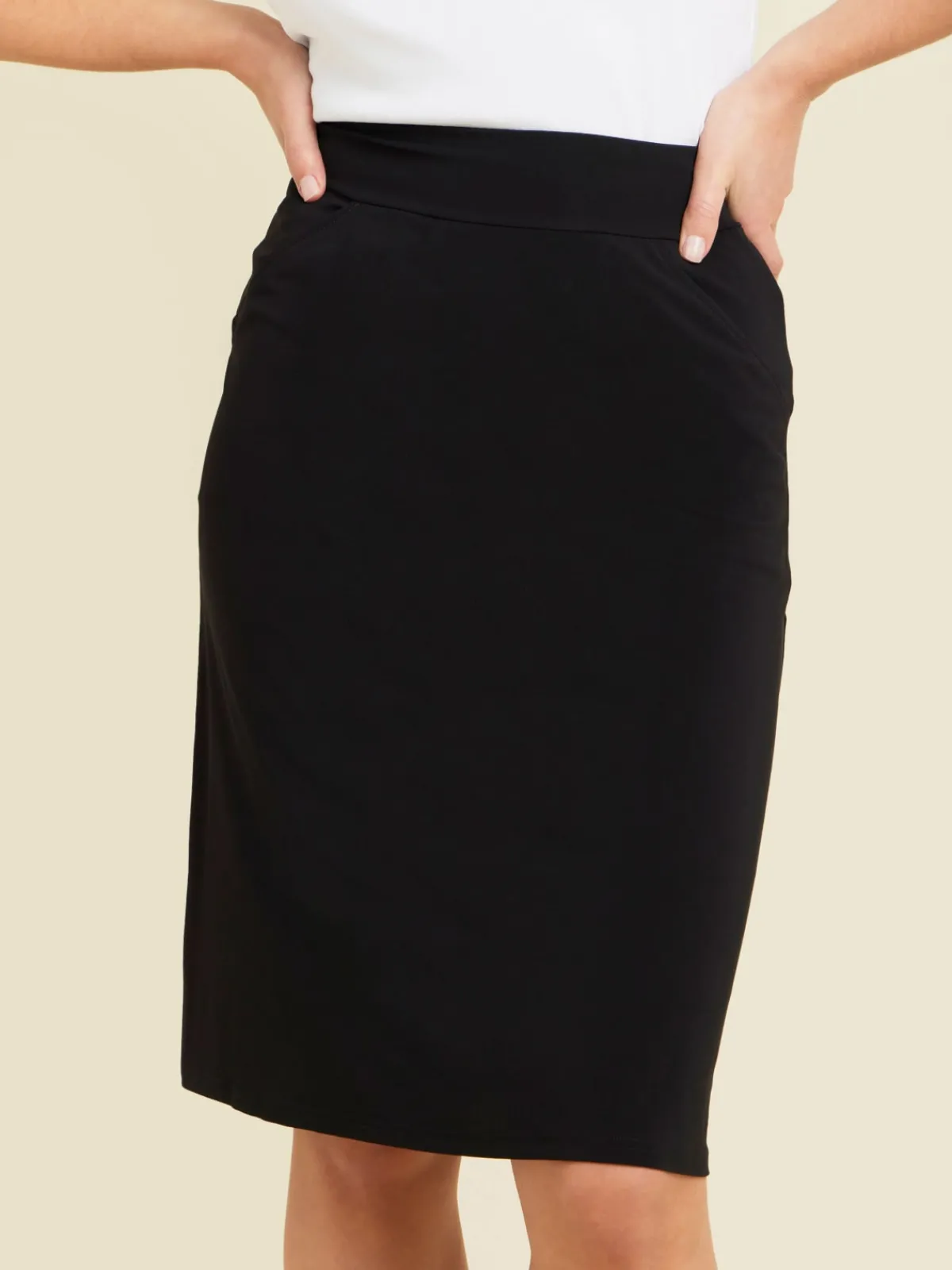 Black Viscose Lyrique Skirt<agnès b. Store