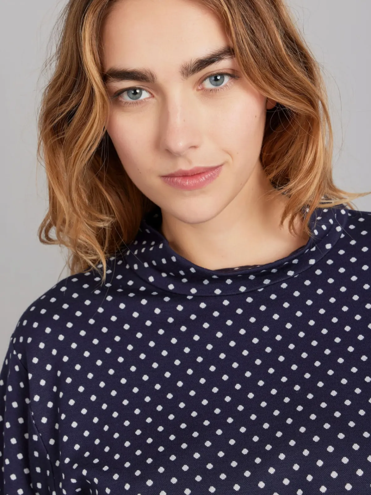 Midnight Blue High Neck Yoko T-shirt<agnès b. Shop