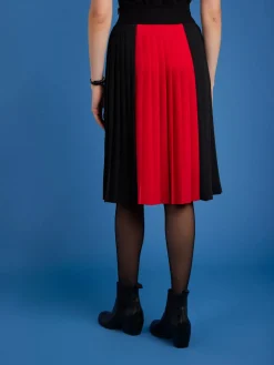 Red Long Pleated Skirt<agnès b. Fashion